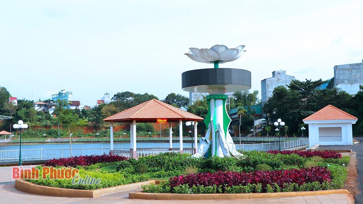 long_thuy_2_982a2